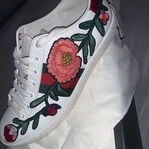 Gucci Floral Ace Embroidered snkrs